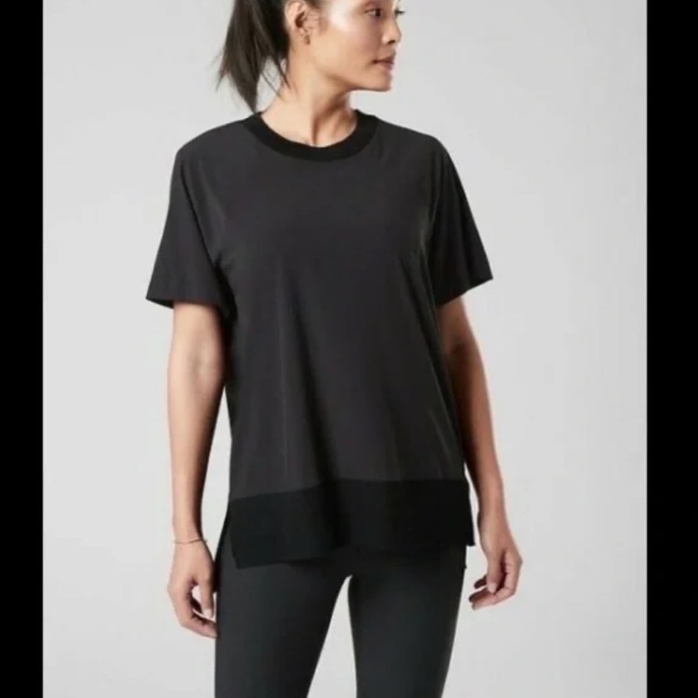 Athleta Zephyr Black Tee. Size Small